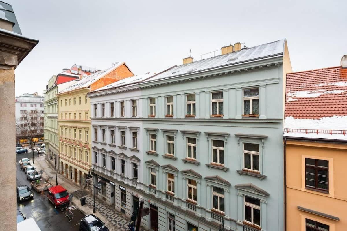 Welcoming In Historic * Prague